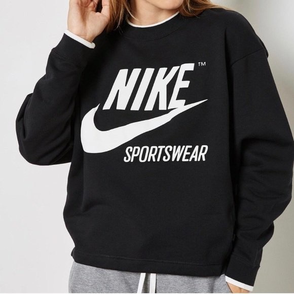 Nike Sportswear French Terry crop Crewneck sweatshirt - Picture 2 of 9